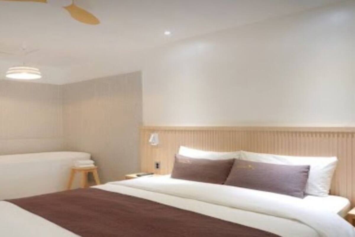 Premium Double Room | WiFi (free)