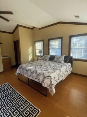 3 bedrooms, WiFi, bed sheets