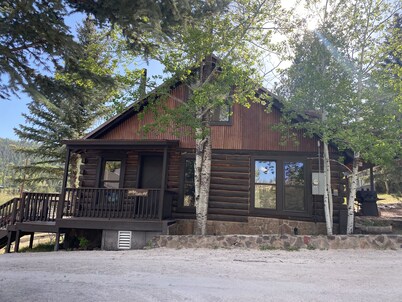 Historic Log Cabin in Greer, AZ.  Located near Molly Butler's & Sunrise Ski Area