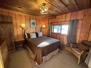 4 bedrooms, free WiFi, bed sheets - Historic Log Cabin in Greer, AZ.  Located near Molly Butler's & Sunrise Ski Area (Greer)