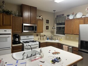 Microwave, oven, stovetop, dishwasher