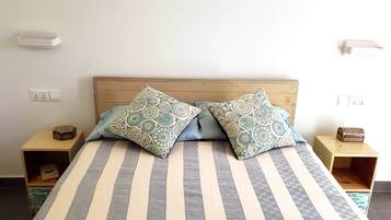 3 chambres, coffres-forts dans les chambres, bureau