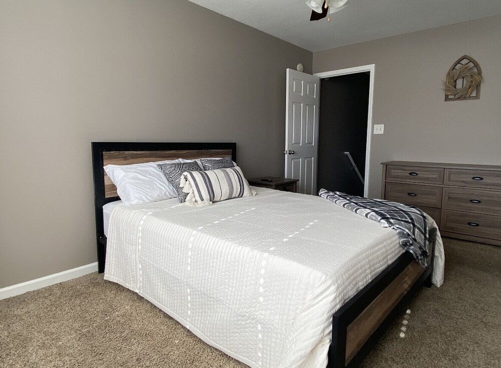 The Farmhouse Clarksville Vrbo