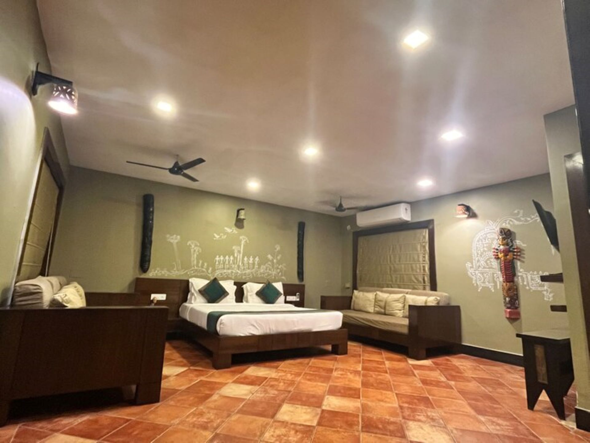 Standard Room | Select Comfort beds, rollaway beds, free WiFi, bed sheets