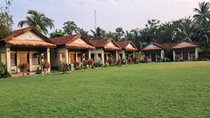 Deluxe Room - Breathing Earth (Diamond Harbour)