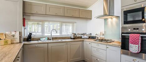 Frigorífic, forn, placa de cuina i rentaplats