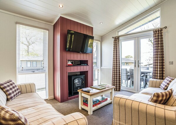 Living area - Tennyson Premier Lodge (Wootton, Nr Cowes)