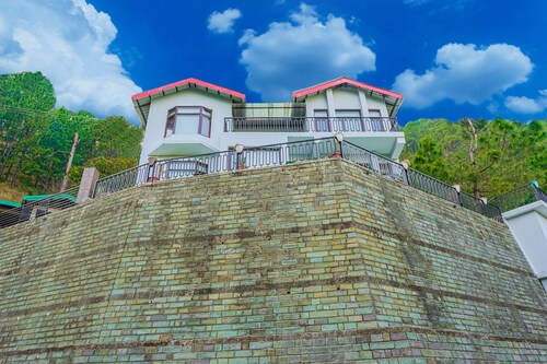 Kia Kasauli - 3 BHK, Villa with Kitchen+BonFire+Cook