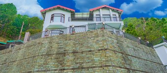 Kia Kasauli - 3 BHK, Villa with Kitchen+BonFire+Cook
