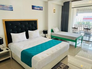 Soundproofing, free WiFi - One World Mirissa (Mirissa)