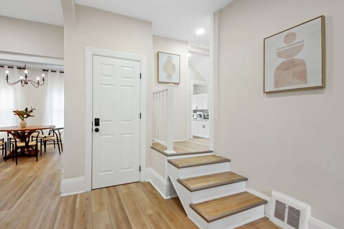 The Lakewood Belle! Family Friendly Home -10 mins to Downtown