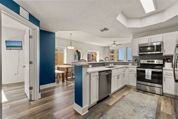 Fridge, microwave, oven, stovetop