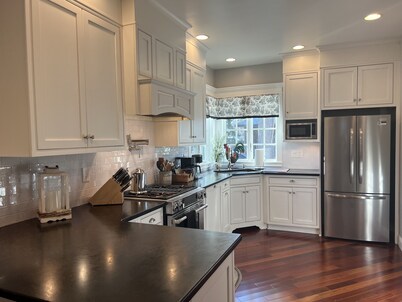 Historic home in the Village of Lewiston - short walk to dining, concerts, river