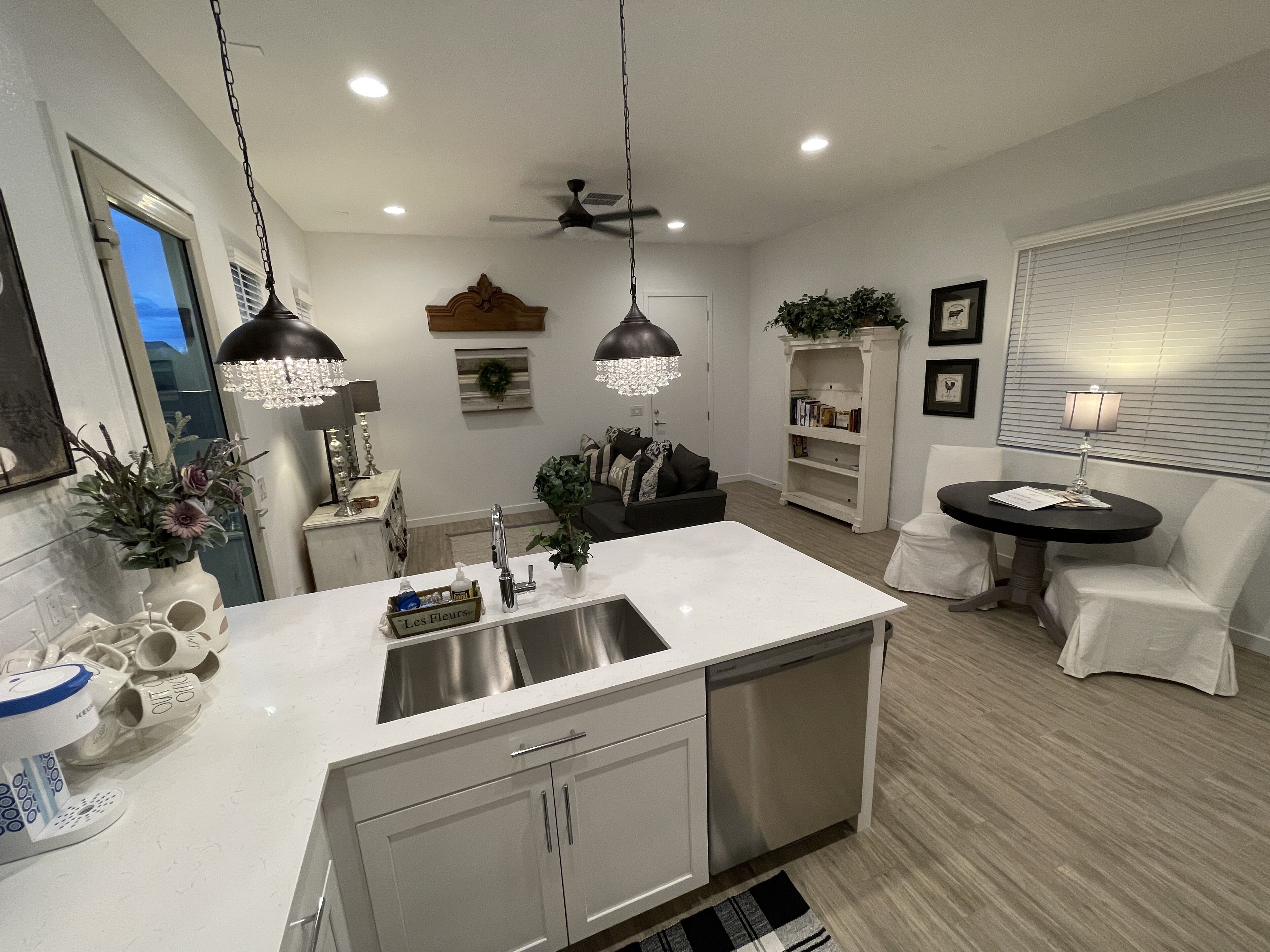 AZ SUNSHINE CASITA (Near Verrado) 25 min to Airport/ CLEAN/PRIVATE{1bed/ 1bath}