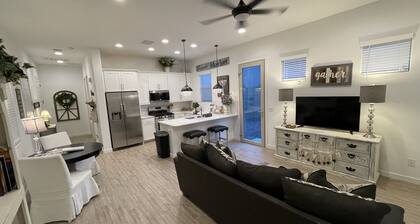 AZ SUNSHINE CASITA-25 min to Airport~CLEAN~PRIVATE 1B&1B-Outdoor Space-BBQ-Golf