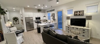 AZ SUNSHINE CASITA-25 min to Airport~CLEAN~PRIVATE 1B&1B-Outdoor Space-BBQ-Golf