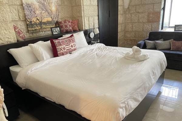 Classic Room | Premium bedding, down comforters, Select Comfort beds, desk