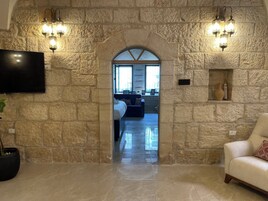 Classic Room | Living area | 55-inch TV with satellite channels, Netflix, Hulu