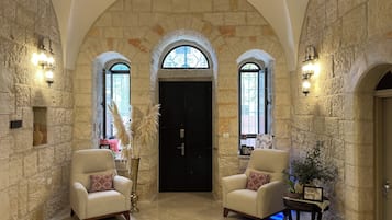 Classic Room | Living area