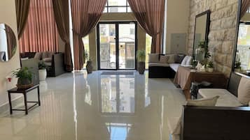 Sala de estar en el lobby
