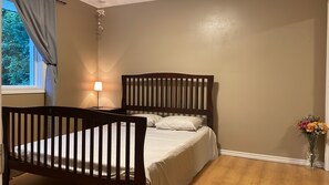 4 bedrooms, bed sheets