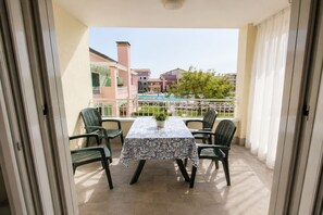 Outdoor dining - Apartment in Caorle (VE) (Caorle (VE))