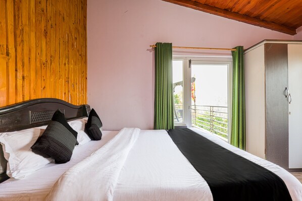 3 bedrooms, WiFi, bed sheets