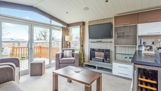TV - 2 bedroom accommodation in Cheddar (Cheddar)