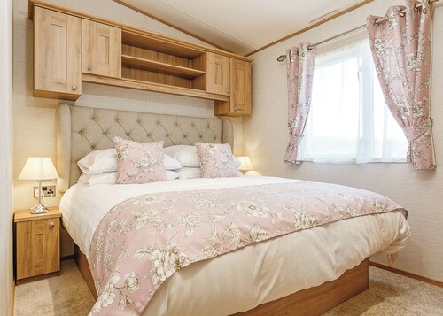 Luxurious 14ft-wide holiday home.