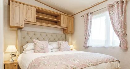Luxurious 14ft-wide holiday home.
