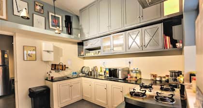 Luxury, comfortable and peaceful with free parking