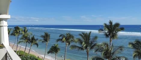 沙滩椅、沙滩毛巾