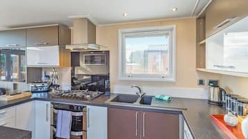 Réfrigérateur, four, plaque de cuisson, lave-vaisselle