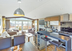 Living area - 2 bedroom accommodation in Cheddar (Cheddar)