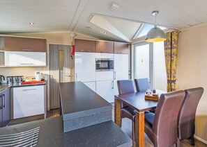 Kühlschrank, Ofen, Herdplatte, Geschirrspüler