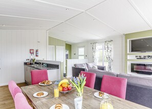 Dining - Truro Premier Lodge (Newquay)