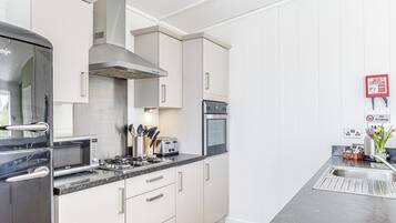 Geladeira, fogão, cooktop, torradeira