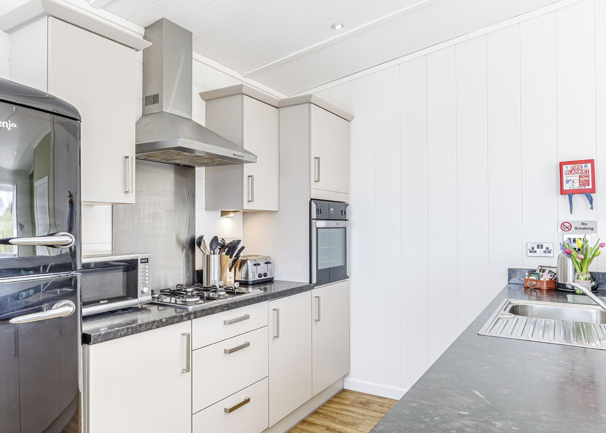 Fridge, oven, stovetop, toaster