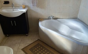Familienhaus | Badezimmer | Handtücher