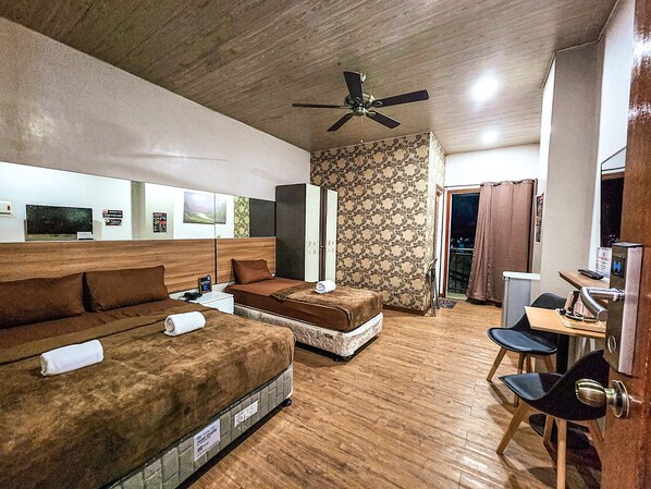 Deluxe Triple Room, Refrigerator, City View | Free WiFi - Hotel Urban-Khotel Kurban Hotel (Baguio)