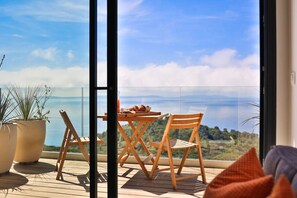 Dining - Family Villa with Sea View – Pool, SPA & Hammam – Sleeps 10 (Rayol-Canadel-sur-Mer)