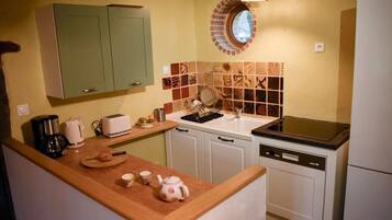 Réfrigérateur, micro-ondes, four, lave-vaisselle