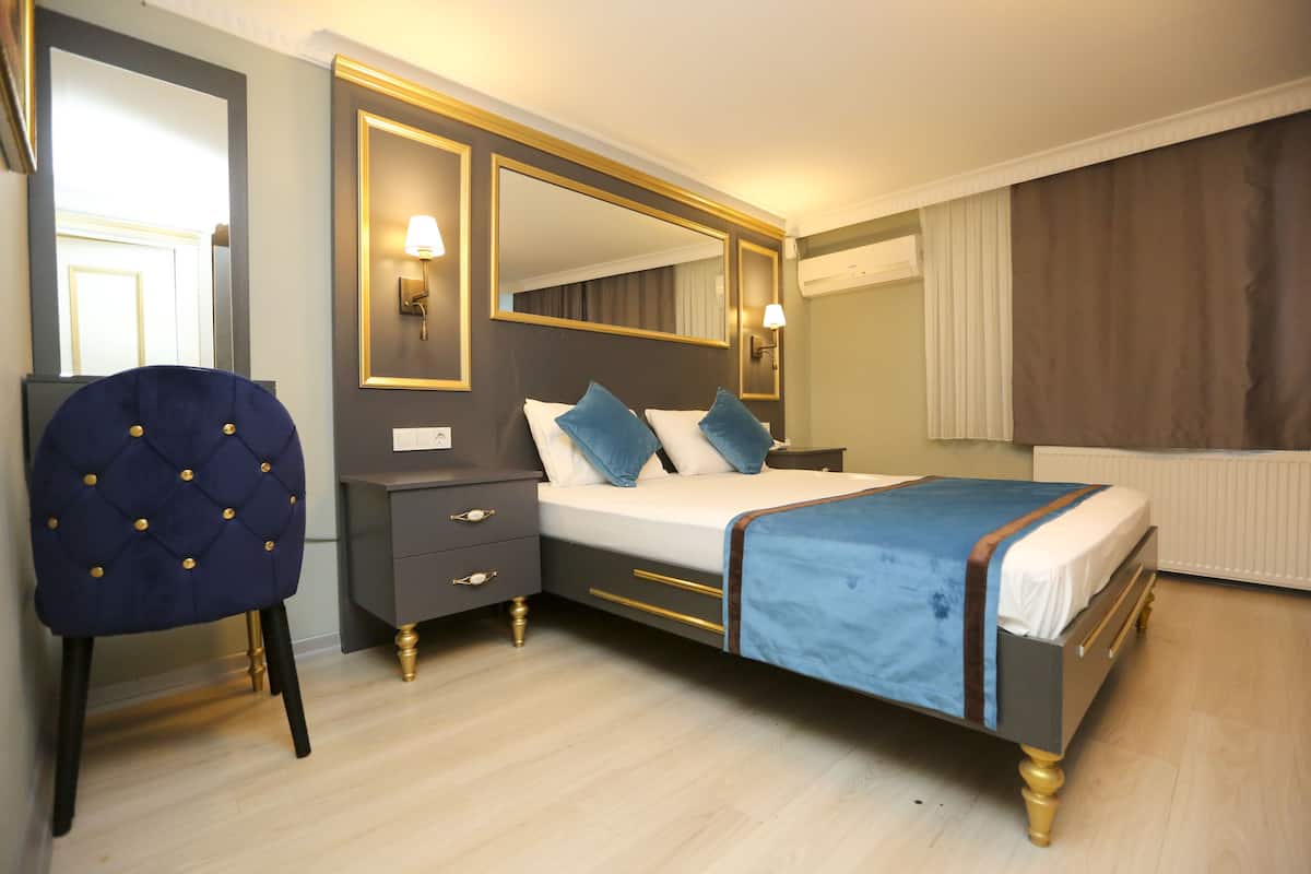 In-room safe, blackout curtains, soundproofing, iron/ironing board