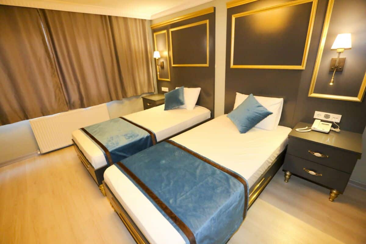 Comfort Twin Room | In-room safe, blackout curtains, soundproofing, iron/ironing board