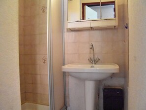 Bathroom - Cozy Studio-Mezzanine, 4 Guests, Terrace, Near Beach & Shops, Gruissan (Gruissan)