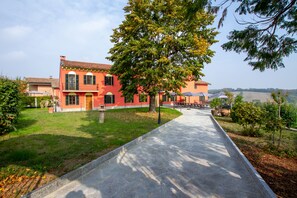 Exterior - Villa in Piedmont with private pool in beautiful vineyard of Tenuta CostaRossa (Piemonte)