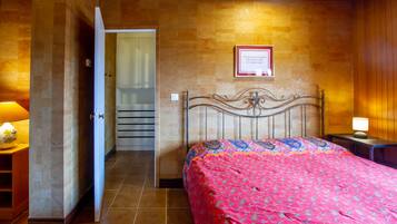 7 chambres, fer et planche Ă  repasser, Wi-Fi gratuit, draps fournis