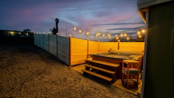 Bañera de hidromasaje exterior