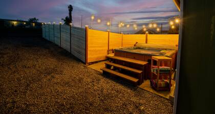 Charming Winchester Guesthouse near Wine Country