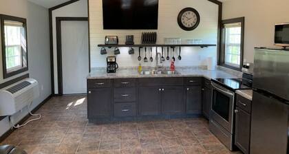 Hillside Cabin #5 Annapolis, MO